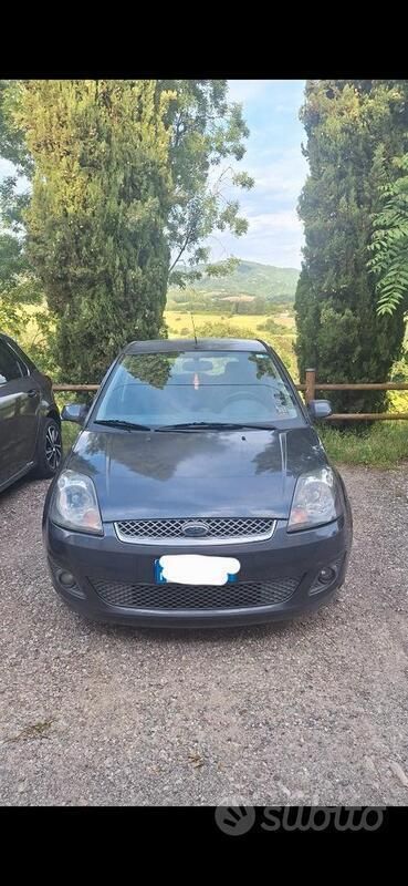 Usata 2007 Ford Fiesta Due volumi | 5000 € - Immagine 1/4