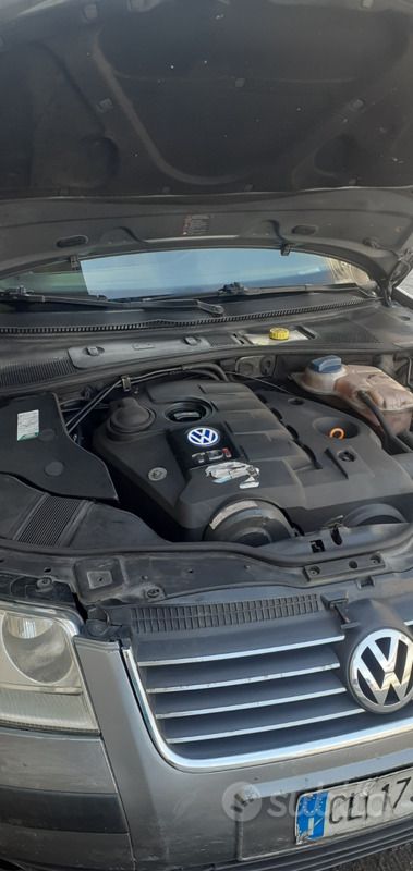 Usata VW Passat 101 CV (74 kW) 2004 Grigio Berlina