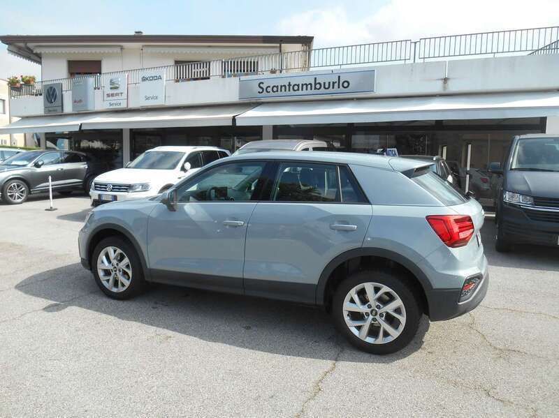 Usata Audi Q2 Admired 116 CV (85 kW) 2022 Grigio freccia perlato SUV