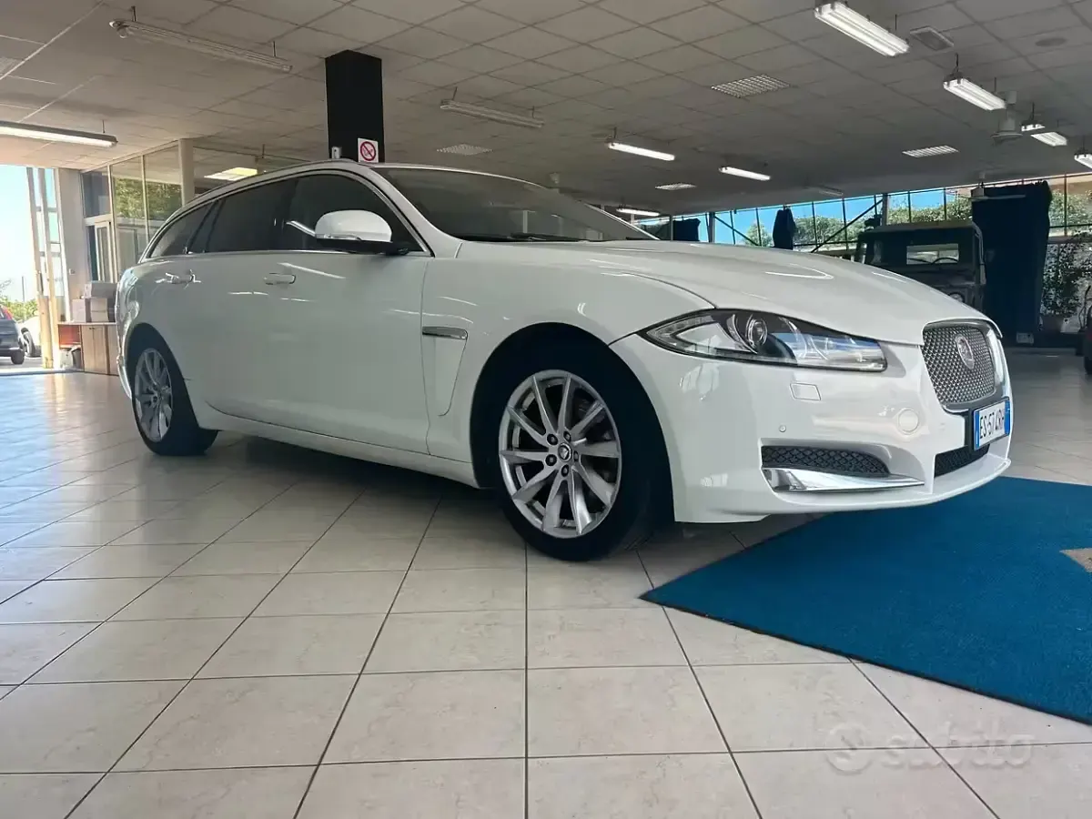 Usata Jaguar XF Sportbrake Luxury 200 CV (147 kW) 2013 Bianco Station wagon