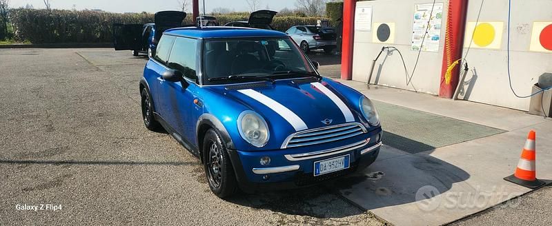 Usata Mini One D 75 CV (55 kW) 2006 Blu Utilitaria