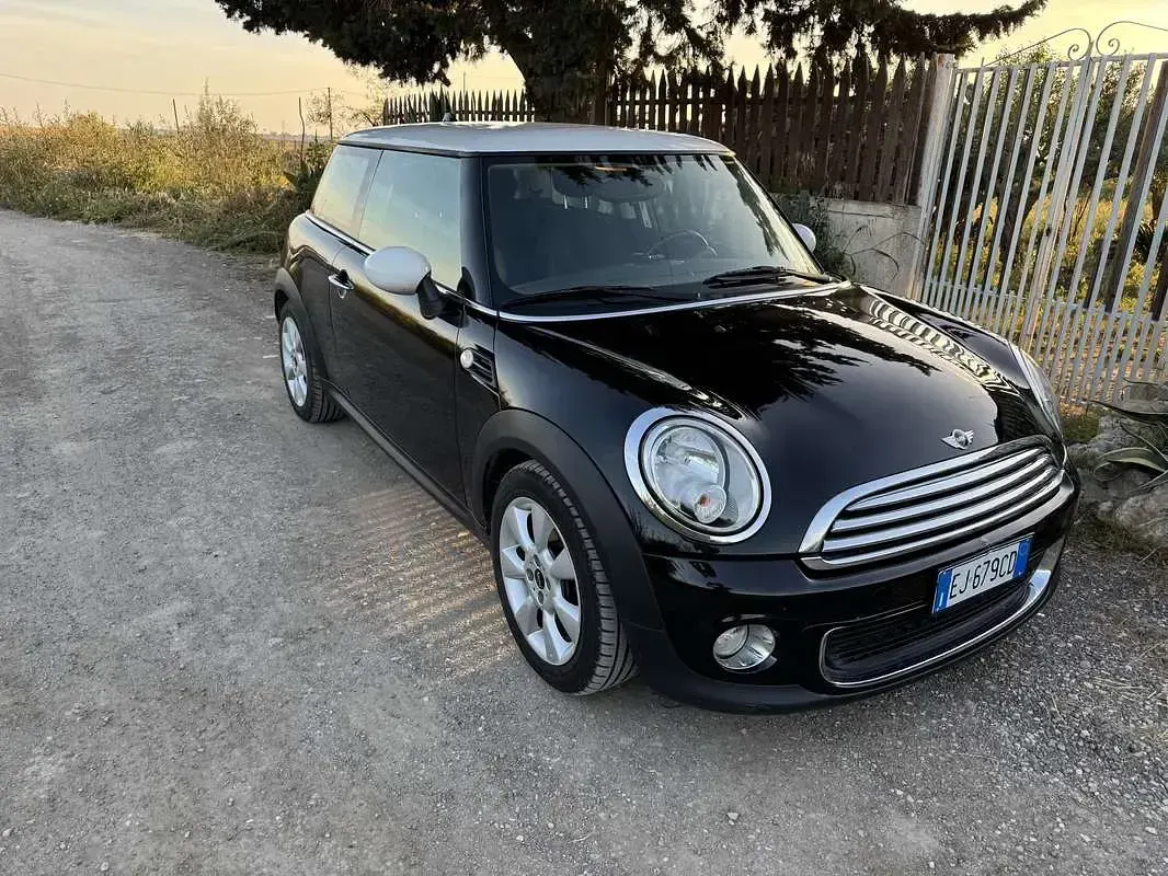 Usata Mini ONE 75 CV (55 kW) 2011 Nero Utilitaria