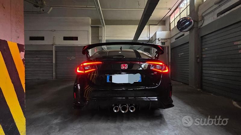 Usata Honda Civic Type R 329 CV (241 kW) 2023 Nero Berlina