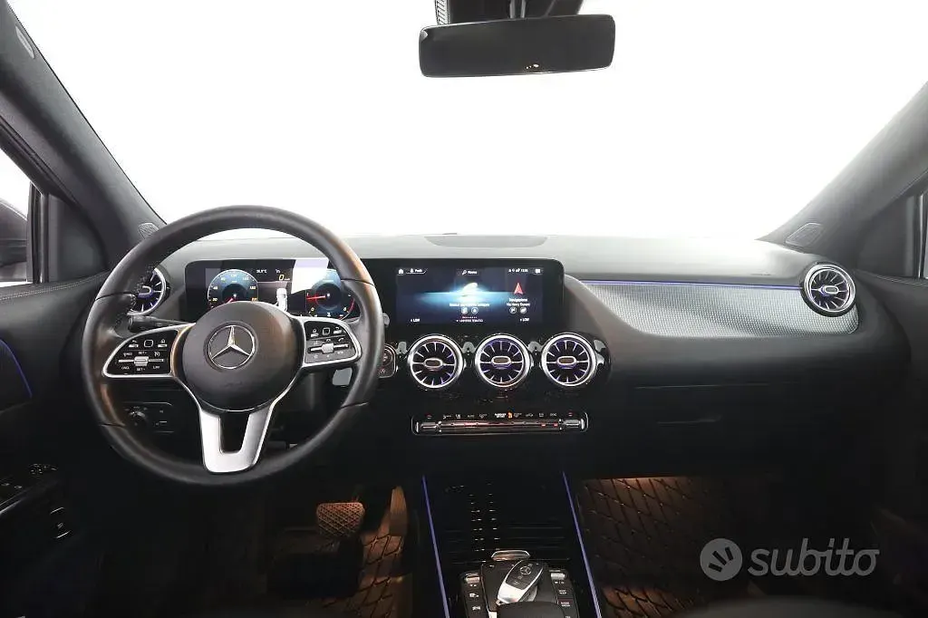 Usata Mercedes GLA200 150 CV (110 kW) 2020 Grigio SUV