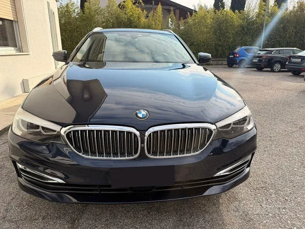 Usata BMW 530 Luxury Line 265 CV (194 kW) 2019 Blu Station wagon