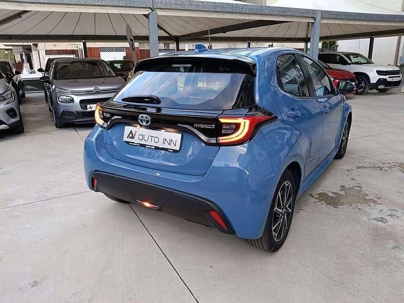 Usata Toyota Yaris Hybrid Trend 92 CV (67 kW) 2021 Blu/azzurro Berlina