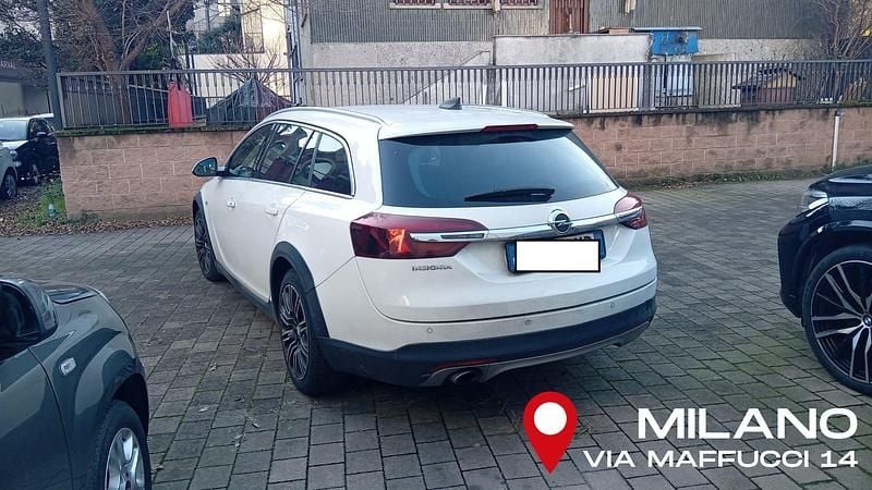 Usata Opel Insignia Cosmo 170 CV (125 kW) 2015 Bianco Station wagon