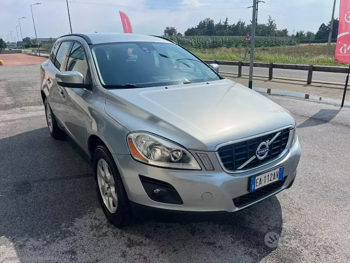 Usata Volvo XC60 Momentum 163 CV (119 kW) 2010 Argento SUV
