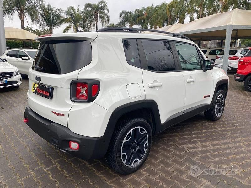 Usata Jeep Renegade Trailhawk 170 CV (125 kW) 2016 Bianco SUV