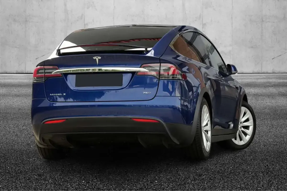 Usata Tesla Model X 503 kW (685 CV) 2017 Blu/azzurro SUV