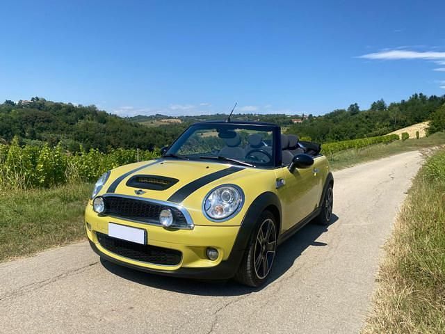 Usata Mini Cooper S Cabriolet 175 CV (128 kW) 2009 Giallo Cabrio