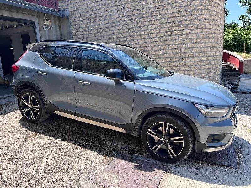 Grigio Usata 2021 Volvo XC40 R-Design SUV | 23.000 € (Ottimo prezzo) - Immagine 1/4