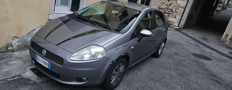 Usata Fiat Grande Punto Dynamic 75 CV (55 kW) 2006 Utilitaria