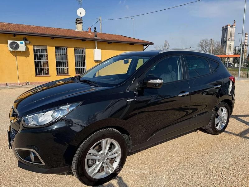 Usado Hyundai ix35 Comfort 116 HP (85 kW) 2011 Preto SUV