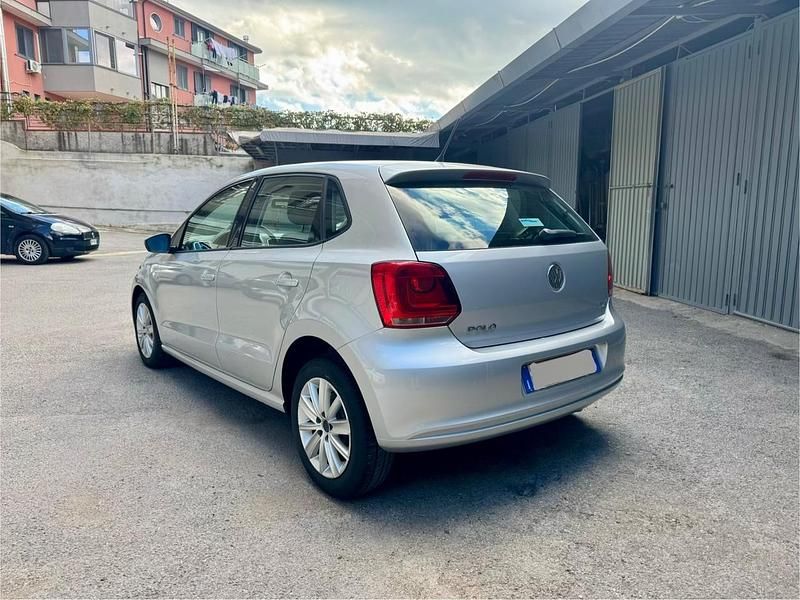 Usata VW Polo Comfortline 75 CV (55 kW) 2013 Argento Utilitaria