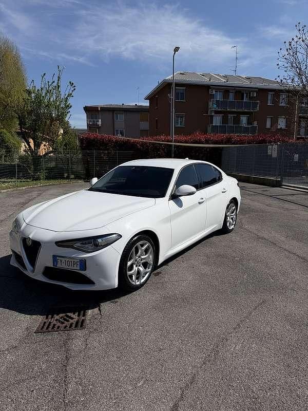 Usata Alfa Romeo Giulia Tech Edition 190 CV (139 kW) 2019 Berlina
