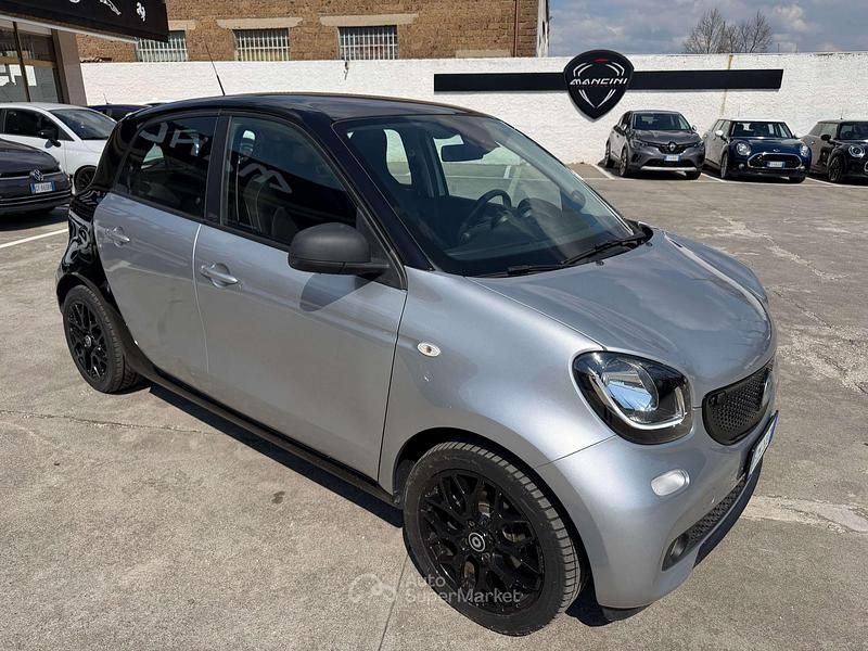 Usata Smart ForFour Passion 90 CV (66 kW) 2017 Grigio Utilitaria