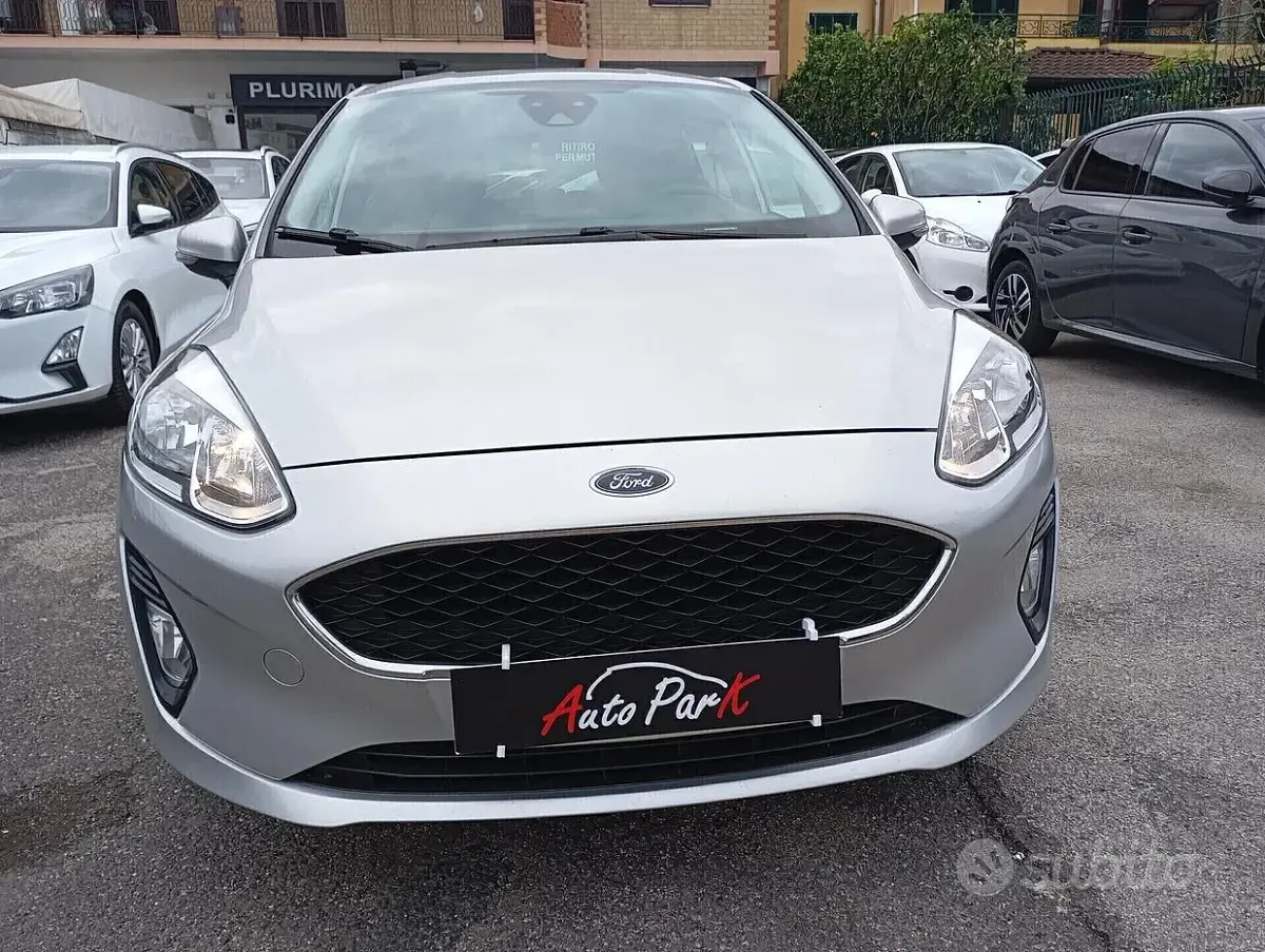 Usata Ford Fiesta 86 CV (63 kW) 2019 Grigio Utilitaria