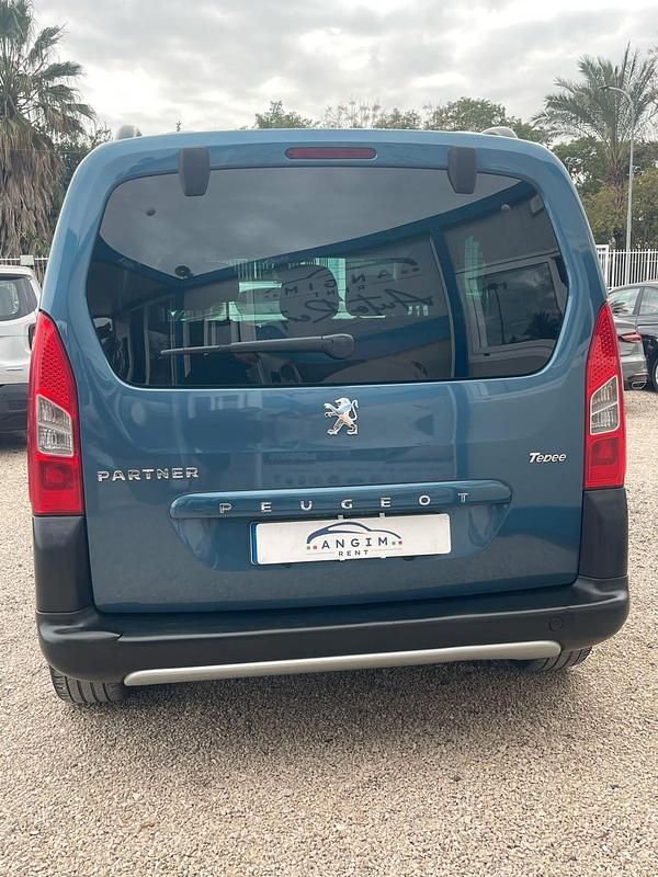 Usata Peugeot Partner Tepee Outdoor 114 CV (83 kW) 2012 Blu Monovolume