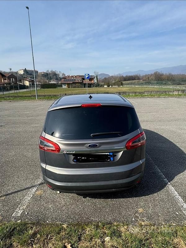 Usata Ford S-MAX Titanium 2015 Monovolume