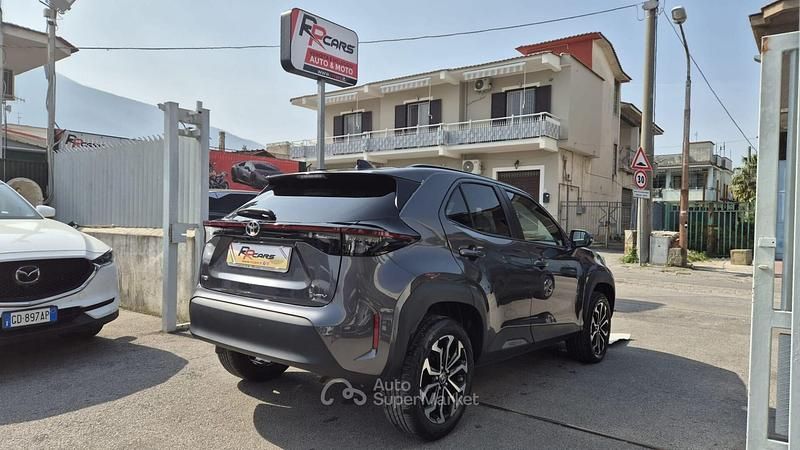 Usata Toyota Yaris Cross Trend 92 CV (67 kW) 2026 Gray SUV