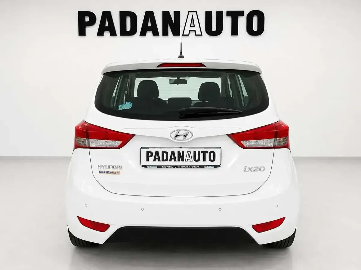 Usata Hyundai ix20 Comfort 90 CV (66 kW) 2016 Bianco Utilitaria