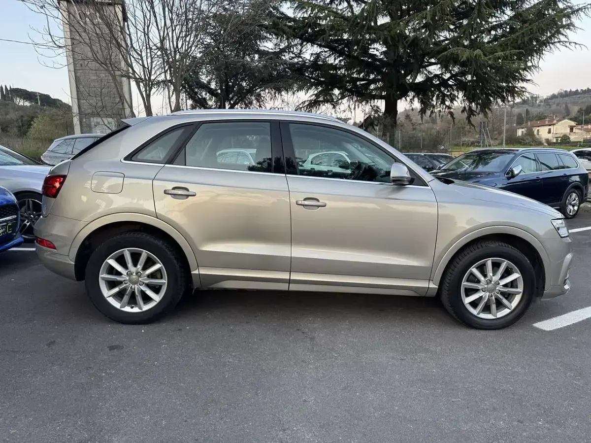 Usata Audi Q3 Ambiente 150 CV (110 kW) 2016 Oro SUV