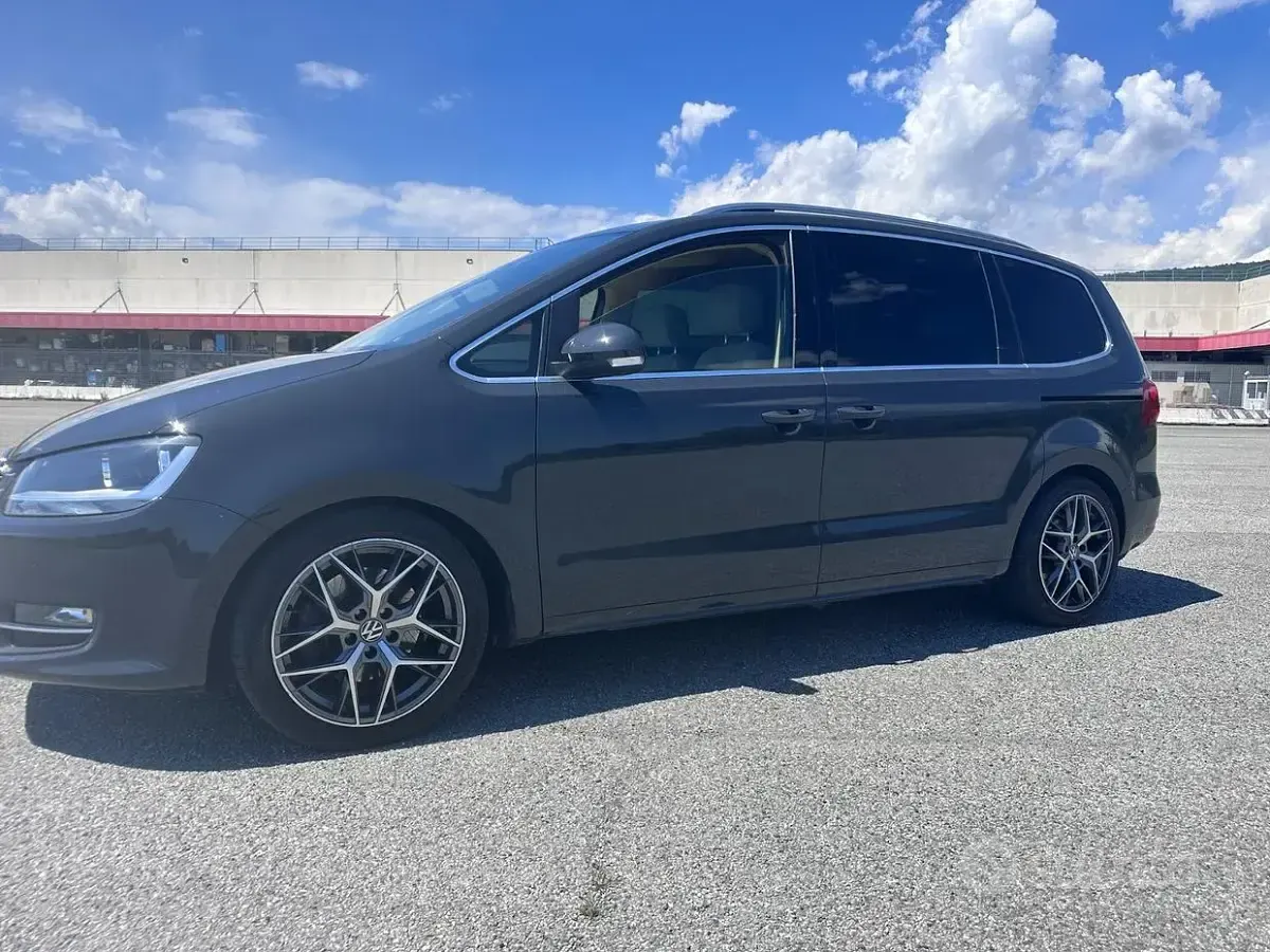 Usata VW Sharan 140 CV (102 kW) 2015 Bluazzurro Monovolume