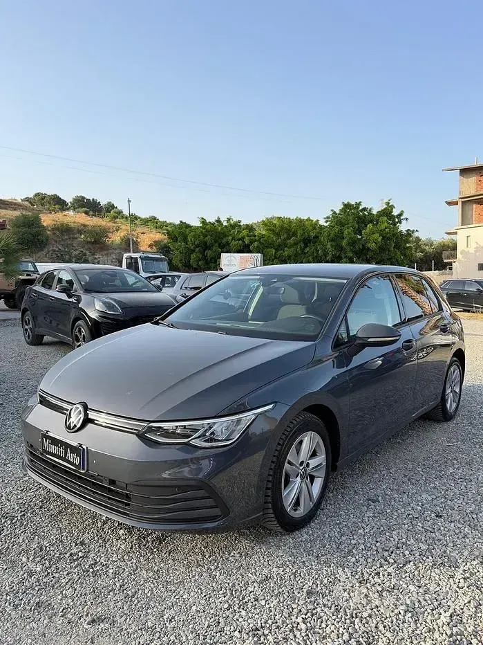 Usata VW Golf VII Life 150 CV (110 kW) 2021 Grigio Utilitaria