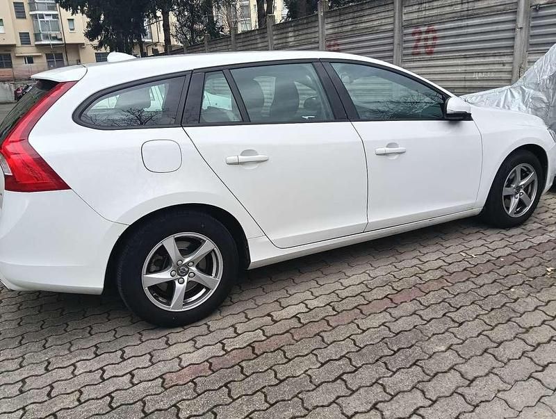 Usata Volvo V60 Kinetic 120 CV (88 kW) 2017 Station wagon