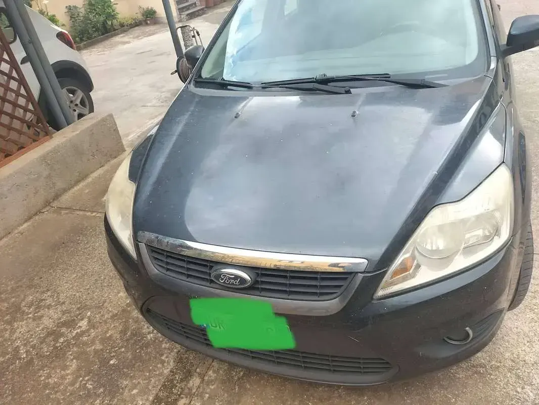 Usata Ford Focus Style 90 CV (66 kW) 2008 Nero Station wagon