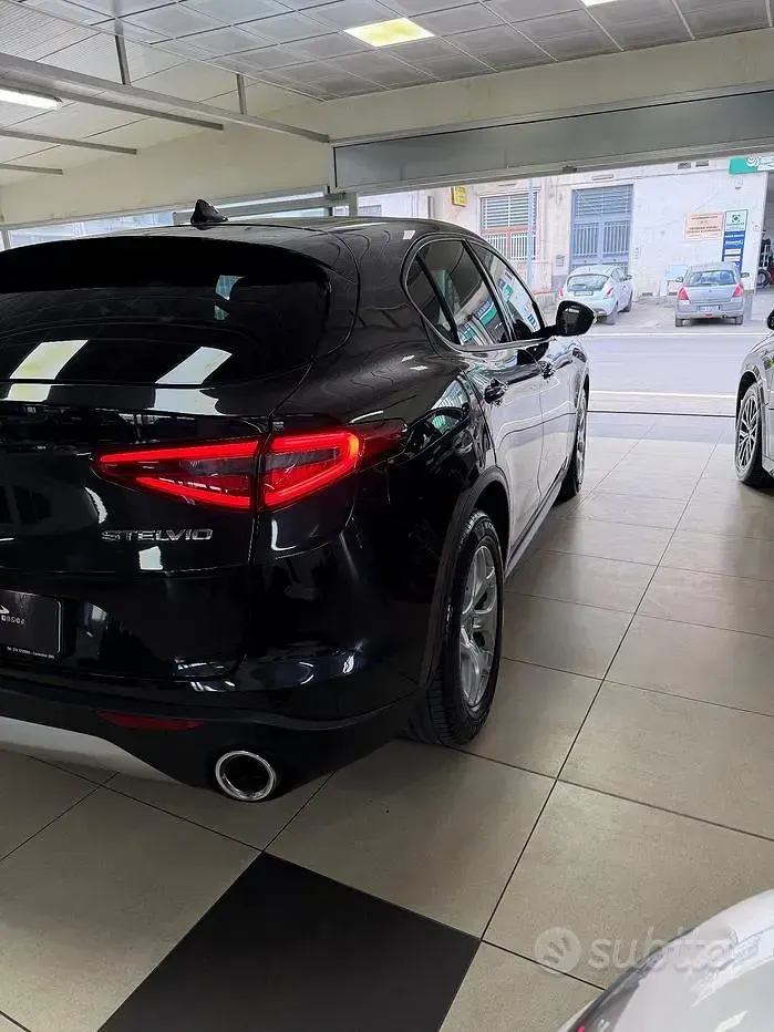 Usata Alfa Romeo Stelvio 160 CV (117 kW) 2021 Nero SUV