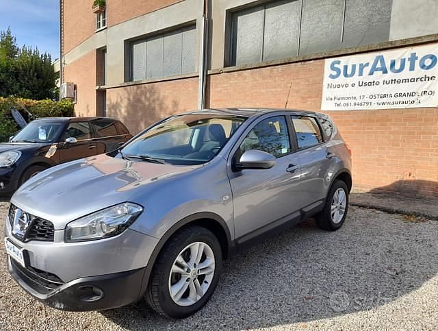 Usata Nissan Qashqai Acenta 150 CV (110 kW) 2010 Grigio metallizzato SUV