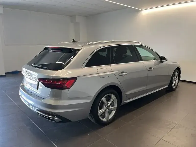 Occasion Audi A4 Advanced 163 PK (119 kW) 2022 Zilver Stationwagen