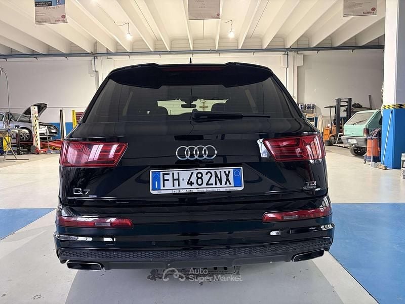 Usata Audi Q7 Business Plus 272 CV (200 kW) 2017 Nero SUV