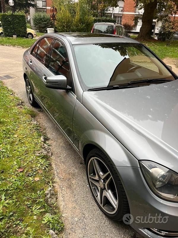 Usata Mercedes C220 170 CV (125 kW) 2013 Grigio Berlina