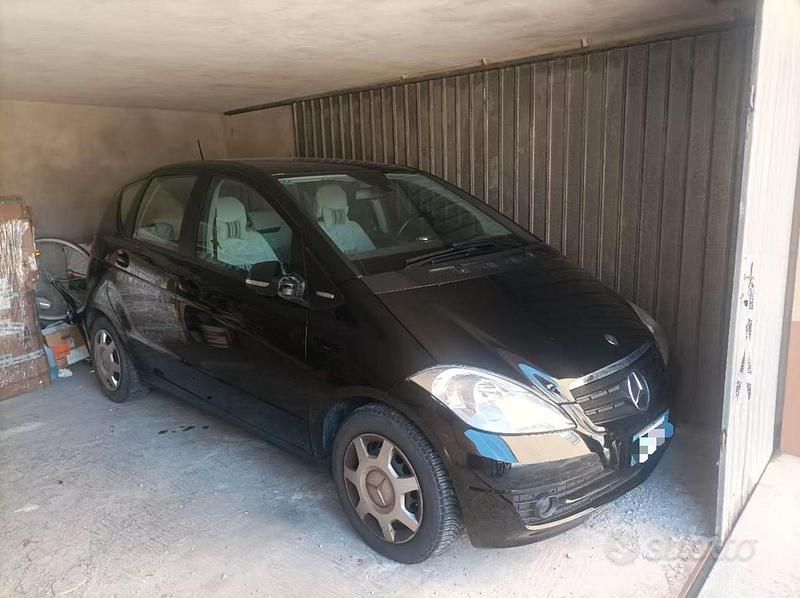 Gebraucht Mercedes A160 95 PS (69 kW) 2010 Schwarz Kleinwagen