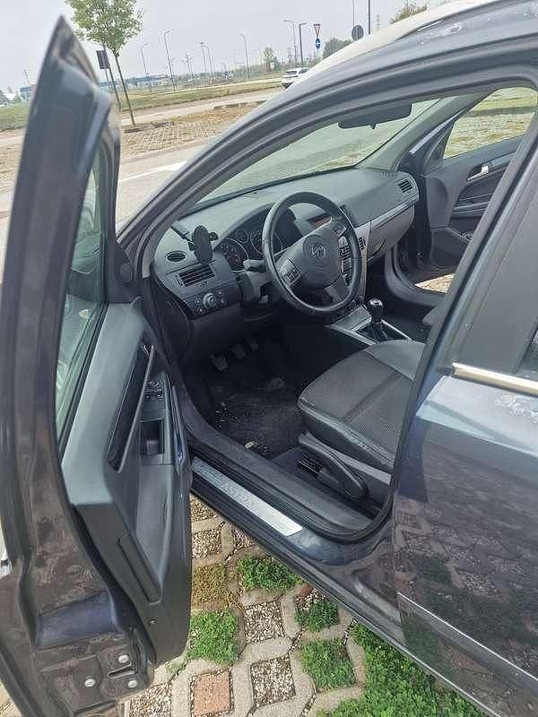 Usata Opel Astra Cosmo 105 CV (77 kW) 2006 Blu/azzurro Station wagon