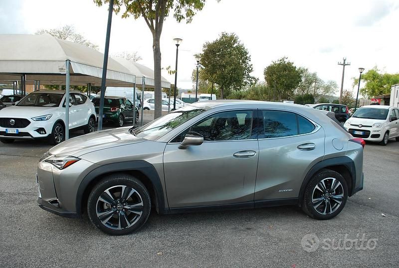 Usata Lexus UX 250h Sport Line 2022 Nero SUV