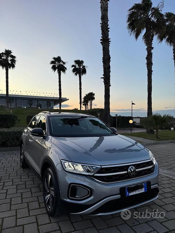Usata VW T-Roc Style 110 CV (80 kW) 2022 Argento SUV