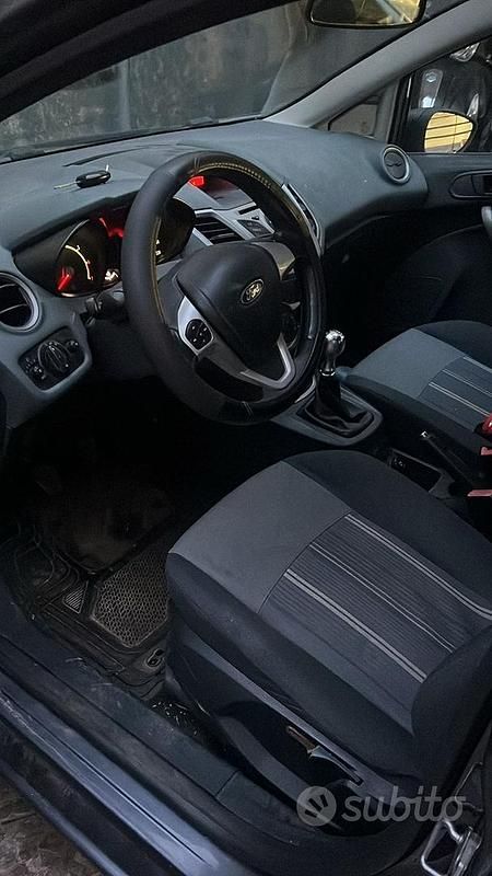 Gebraucht Ford Fiesta 101 PS (74 kW) 2009 Blau Limousine