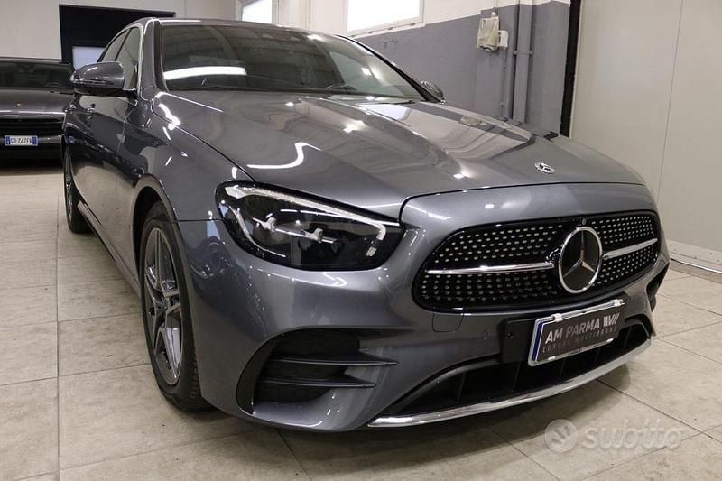 Usata Mercedes E220 Premium Plus 194 CV (142 kW) 2022 Nero Berlina