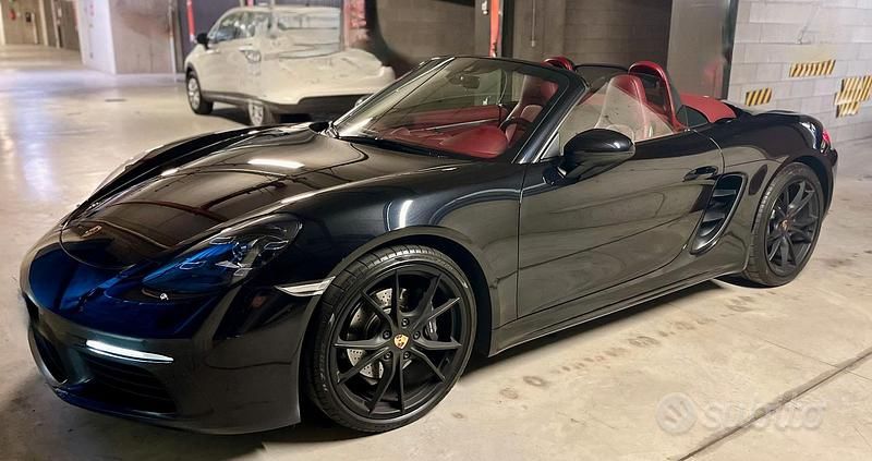 Nero Usata 2017 Porsche 718 Boxster Cabrio | 56.900 € (Buon prezzo) - Immagine 1/4