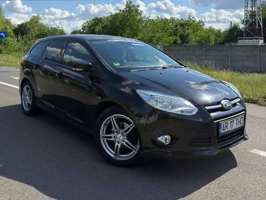 Usata Ford Focus 116 CV (85 kW) 2014 Nero Station wagon