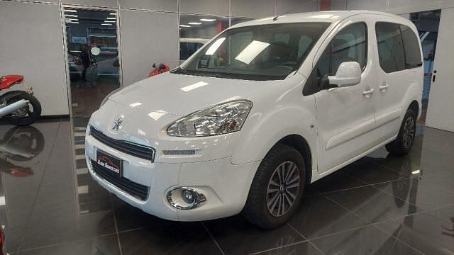 Bianco Usata 2013 Peugeot Partner Tepee Monovolume | 6900 € (Cara) - Immagine 1/4