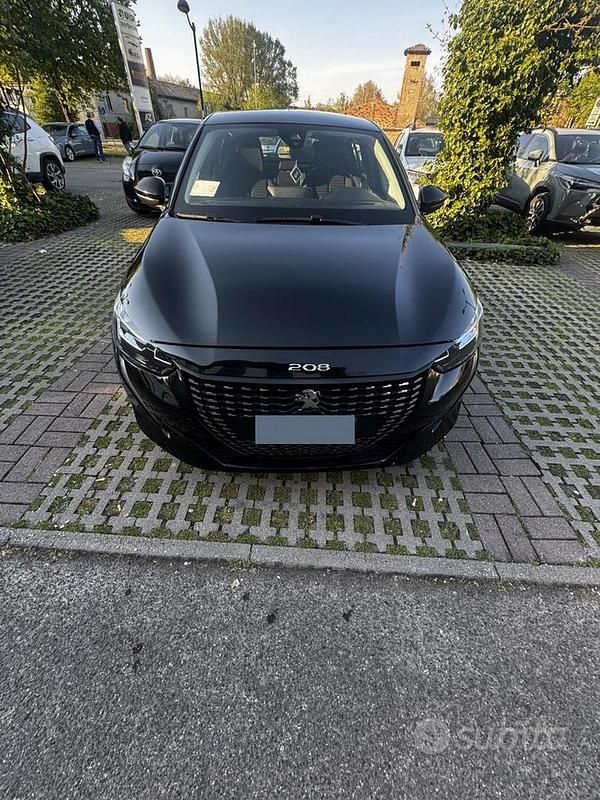 Usata Peugeot 208 75 CV (55 kW) 2022 Nero Utilitaria