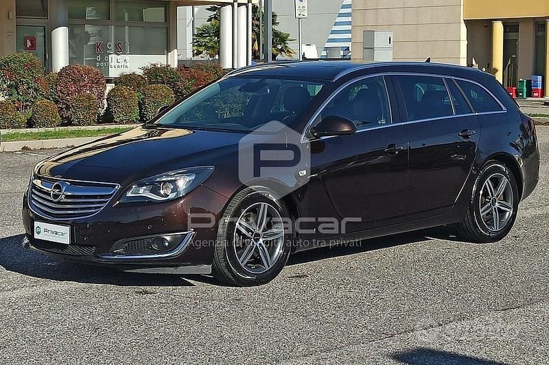 Marrone Usata 2015 Opel Insignia Cosmo Station wagon | 6500 € (Buon prezzo) - Immagine 1/4