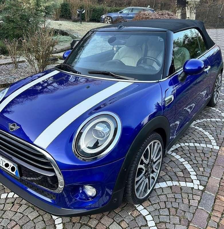 Usata Mini Cooper D Cabriolet 116 CV (85 kW) 2019 Blu/azzurro Cabrio