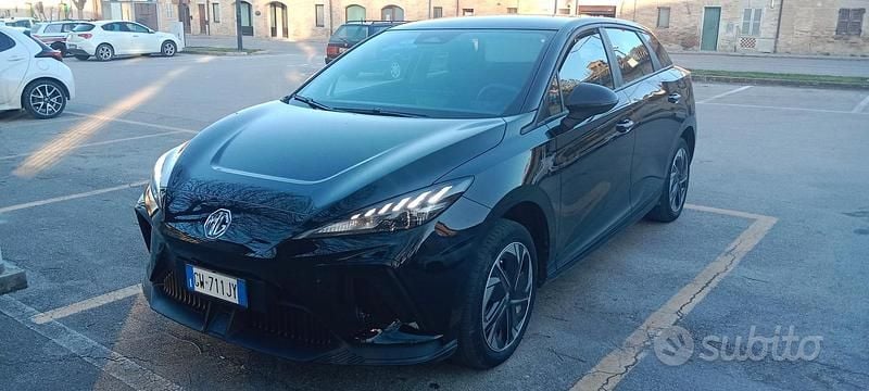 Usata MG MG4 EV 125 kW (170 CV) 2024 Nero Utilitaria