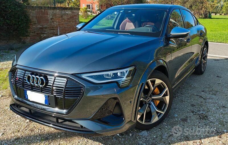 Usata Audi e-tron 369 kW (503 CV) 2022 Grigio SUV